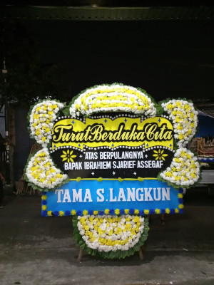 Papan Bunga Duka di Gunungendut